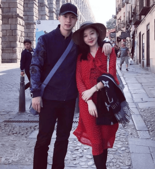 倪妮称马龙老婆是她同学 两人已互加微信